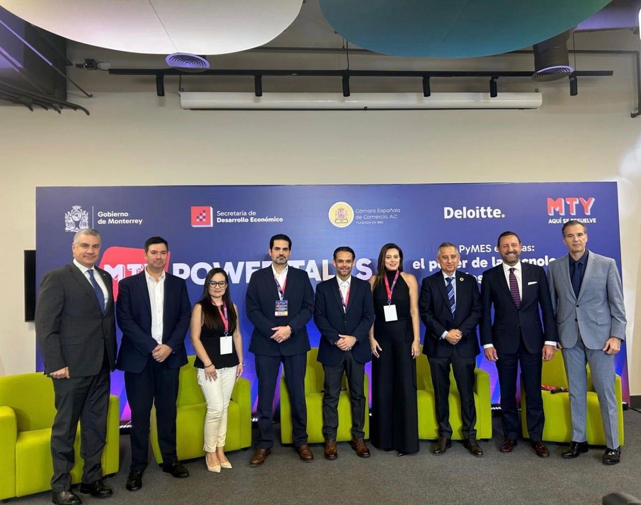 Ana Lorena Aguilar Marrón en panel de innovación empresarial